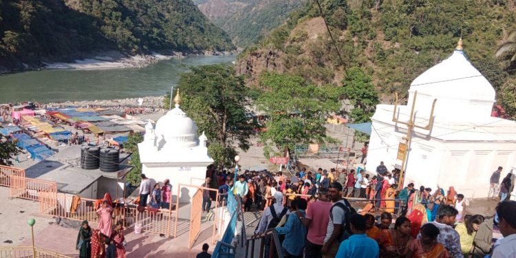 बराहक्षेत्रको कात्तिकेमेलामा झण्डै चार लाख तीर्थालु