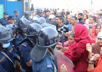 झापा : बिरामीको मृत्यु भएपछि अस्पतालमा तोडफोड