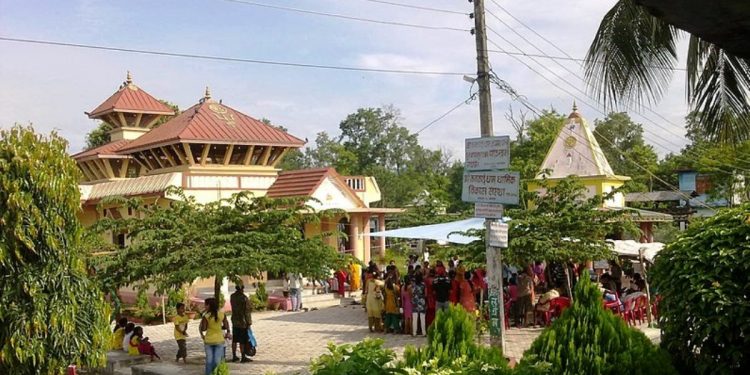 झापा : दोमुखामा पर्यटकको लर्को