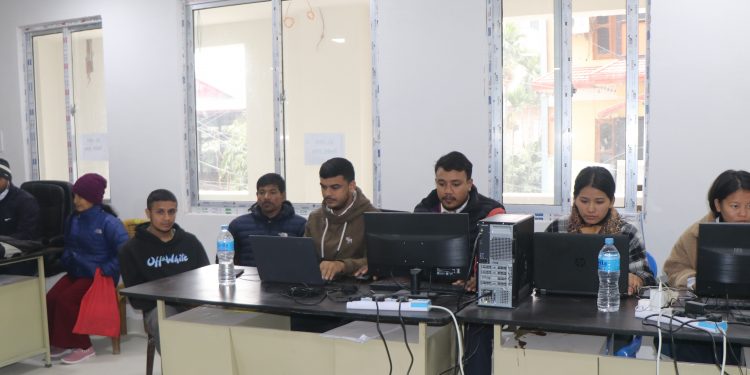 इटहरीमा अनलाईन प्रणालीबाट घर नक्साको इजाजत पत्र प्रदान गर्न सुरु भएपछि सहज