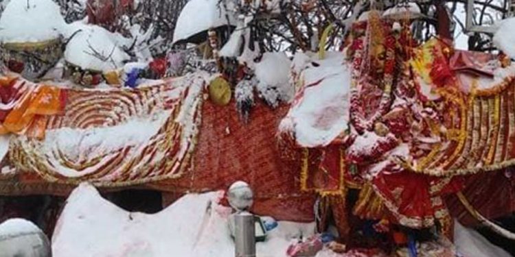 ताप्लेजुङको हिमाली क्षेत्रमा हिमपात