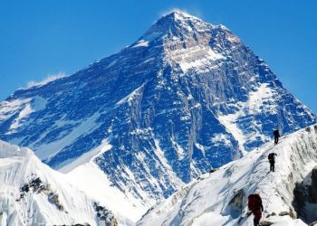 सोलुखुम्बु : हिमाल स्वच्छ राख्न प्लास्टिकको प्रयोग कम गर्ने प्रतिबद्धता