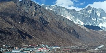 तस्वीरमा हेर्नुहोस् सगरमाथा क्षेत्रमा पर्ने दिङ्बुचे भ्याली