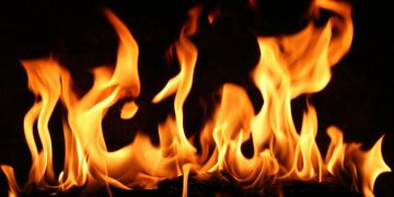 मोरङको पथरीमा आगलागी हुँदा डेढ करोड बराबरको क्षति