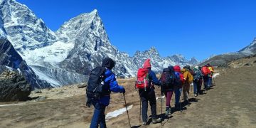 सगरमाथासहितका हिमशृङ्खला अवलोकनका लागि पर्यटक बढे