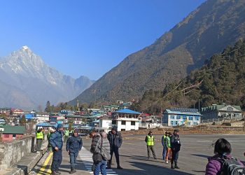 सामाजिक अभियन्ताको टोली सोलुखुम्बुको लुक्लामा