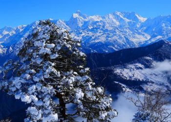 हिमपातपछि पाथीभराबाट देखिएको रमणीय दृश्य