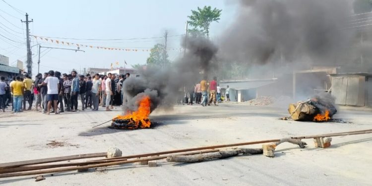 सुनसरीमा अनिश्चिकालिन कर्फ्यु यथावत्, सामाजिक सद्भाव कायम राख्न माग गर्दै छ बुँदे निर्णय