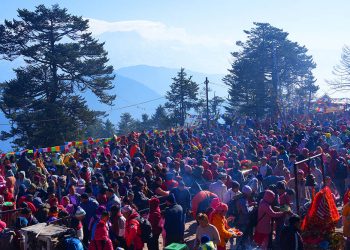 पाथीभरामा भक्तजनको भीड