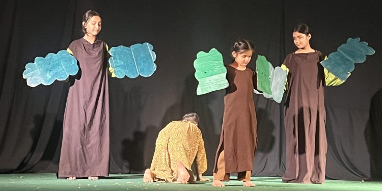 कलालयद्धारा आयोजित स्कुल थियटरमा पर्यावरण, प्रविधि, शिक्षा, खुशी, दुःख र जीवनको कथा (तस्बिर तथा भिडियोसहित)