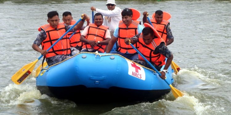 मोरङ रेडक्रसद्वारा उद्धार सामग्री हस्तान्तरण