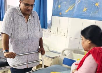 खर्च तिर्न नसक्दा अस्पतालमै रहेका १३ दिने शिशुको मेयर कोइरालाको पहलमा डिस्चार्ज