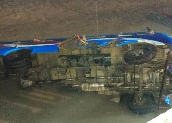 कोशी ब्यारेजमा खसेको बसबाट सबै यात्रुको सकुशल उद्धार