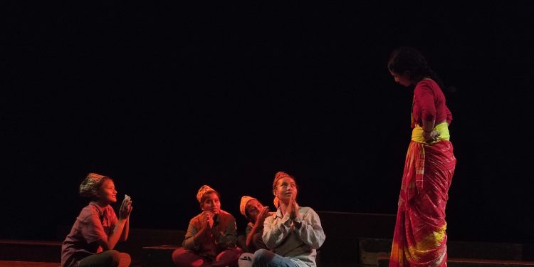 विराटनगर विद्यालय नाटक महोत्सव : गुरुकुलमा ‘एक पटक बोलेको एक रुपियाँ’ मञ्चन