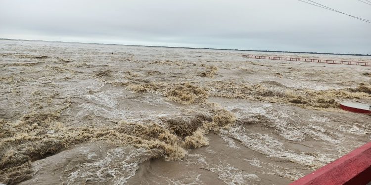 बालुवाजन्य सामग्रीले सप्तकोसीको सतह उच्च, जोखिम बढ्दै