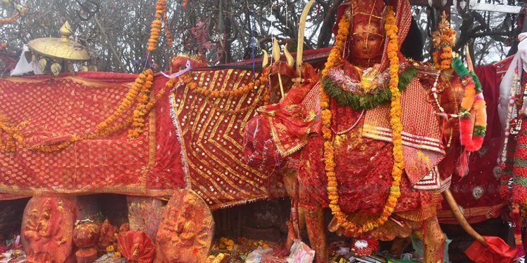पाथीभरामा बढ्यो तीर्थयात्रीको चहलपहल