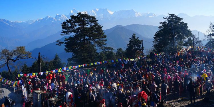 ताप्लेजुङको पाथीभरा : दुई दिनमा सात हजार बढी भक्तजन