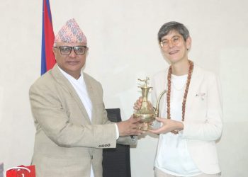 मुख्यमन्त्री कार्की र स्वीस राजदूत मेउलीबिच शिष्टाचार भेटवार्ता