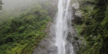 भोजपुरको छाँगे झरना पर्यटकको पर्खाइमा