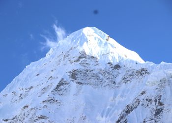 ताप्लेजुङको फक्ताङलुङ क्षेत्रमा अवस्थित मिरा पिक हिमाल