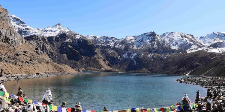 ओलाङचुगोला क्षेत्रमा रहेको सिङ्जेमा ताल