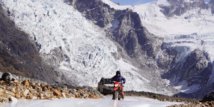 ताप्लेजुङको टिप्ताला भन्ज्याङमा पहिलोपटक आइपुग्यो मोटरसाइकल
