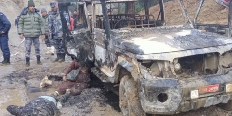 ताप्लेजुङको पाथीभरा जाँदै गरेको जिपमा बिजुलीको पोलबाट करेन्ट लाग्दा चार जनाको मृत्यु