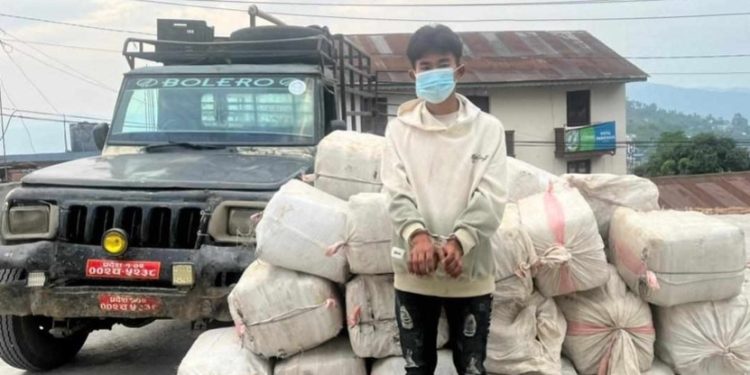 धनकुटामा ८ सय ९० किलो गाँजासहित एक पक्राउ