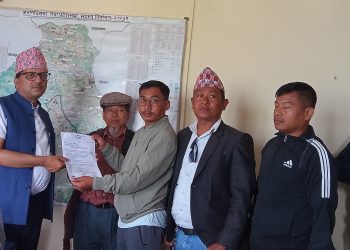 सप्तकोशी उच्च बाँधविरूद्ध संघर्ष समितिद्वारा जिल्ला प्रशासन कार्यालय र पालिकालाई ज्ञापन पत्र प्रदान