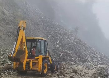 भेडेटार–रवि–राँके सडक बारम्बार पहिरोमा, निर्माणको गुणस्तरमाथि प्रश्न