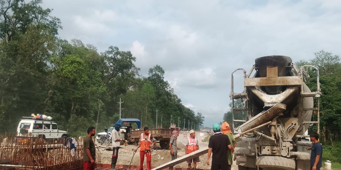 काँकडभिट्टा–लौकही सडक स्तरोन्नतिमा ढिलाइ, यात्रु मर्कामा