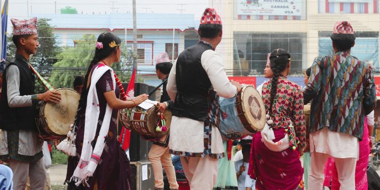 इटहरीमा उत्साहपूर्वक मनाइयो आदिवासी दिवस