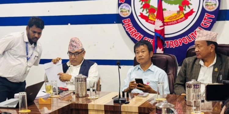 आर्थिक वर्ष सुरु भएको डेढ महिना बितिसक्दा पनि बजेटमा अड्कियो धरान