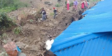 ताप्लेजुङमा पहिरो खस्दा दुई जनाको मृत्यु, तीन घाइते