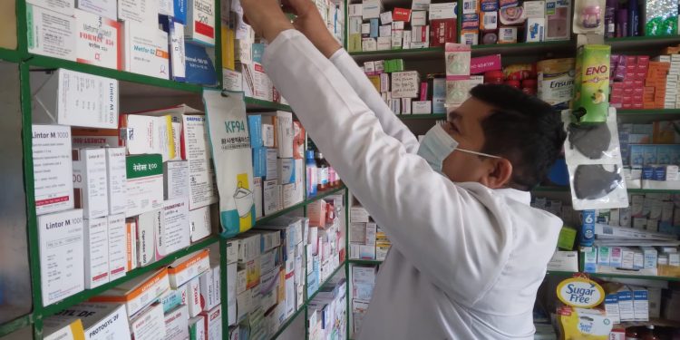 चिकित्सकको सल्लाहबिना अन्धाधुन्ध एन्टिबायोटिक प्रयोगले मौन महामारी बन्दै ‘एएमआर’