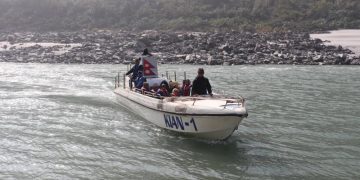 सप्तकोशीको बहाव घटेसँगै मोटरबोट सञ्चालनमा