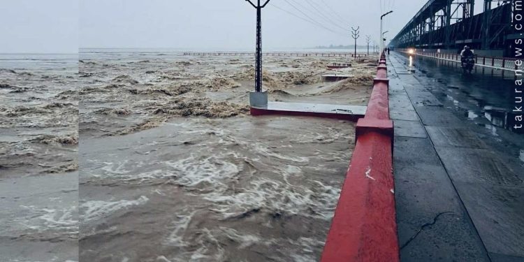 कोशी ब्यारेजका ५० वटा ढोका खोलिए, पानीको बहाव कति ?