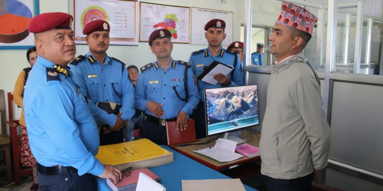 खोटाङमा डीआईजी कार्कीको निरीक्षण, शान्ति–सुरक्षा प्रभावकारी बनाउन निर्देशन