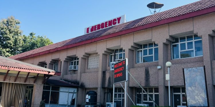 सर्भर अपग्रेड गर्दा बीपी प्रतिष्ठानमा सेवाप्रवाह अवरुद्ध, हजारौँ बिरामी प्रभावित