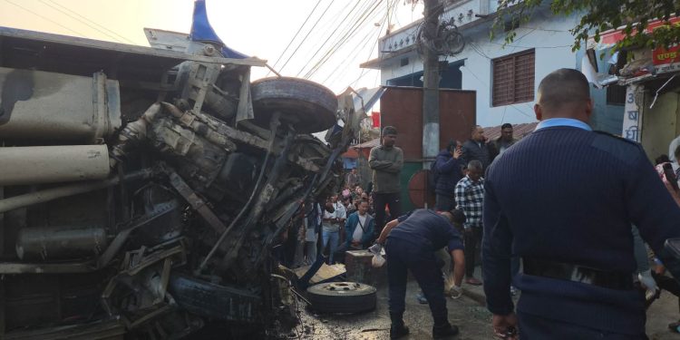ब्रेक फेल भएर धरानमा बस दुर्घटना