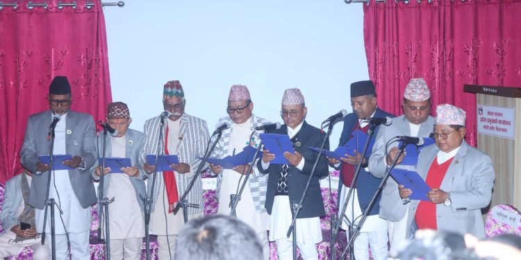 कोशीका नवनियुक्त मन्त्रीहरूले लिए शपथ