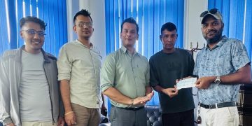 दुर्घटना बीमाबाट पत्रकारलाई राहत, नयन मिडिया फाउन्डेसनले हस्तान्तरण गर्‍यो दाबीबापतको रकम
