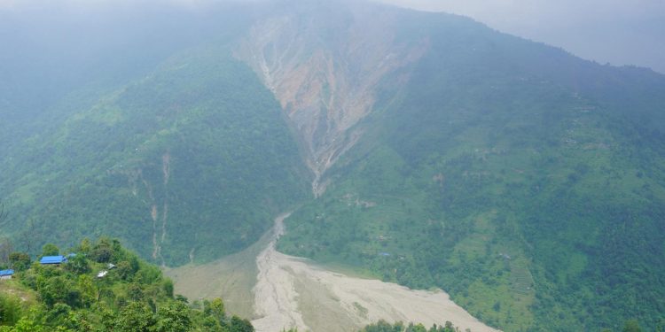 एक शताब्दीदेखि नथामिएको वासिङ पहिरो, समाधान अझै भेटिएन