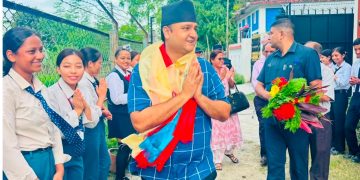 मन्त्री बनेको भोलिपल्टै सहिद स्मृति विद्यालय पुगे जीवन आचार्य