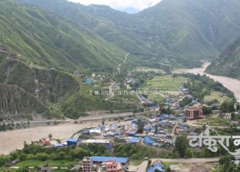 हुङ्गा खोला थुनिएपछि नदी तटीय क्षेत्रमा सतर्क रहन प्रशासनकाे अनुराेध