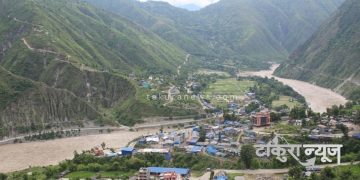 हुङ्गा खोला थुनिएपछि नदी तटीय क्षेत्रमा सतर्क रहन प्रशासनकाे अनुराेध