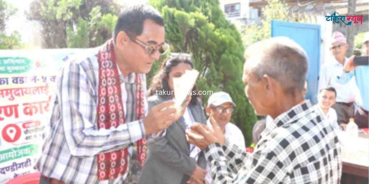 चौदण्डीगढीका २२८ मुसहर परिवारलाई दसैँ खर्च